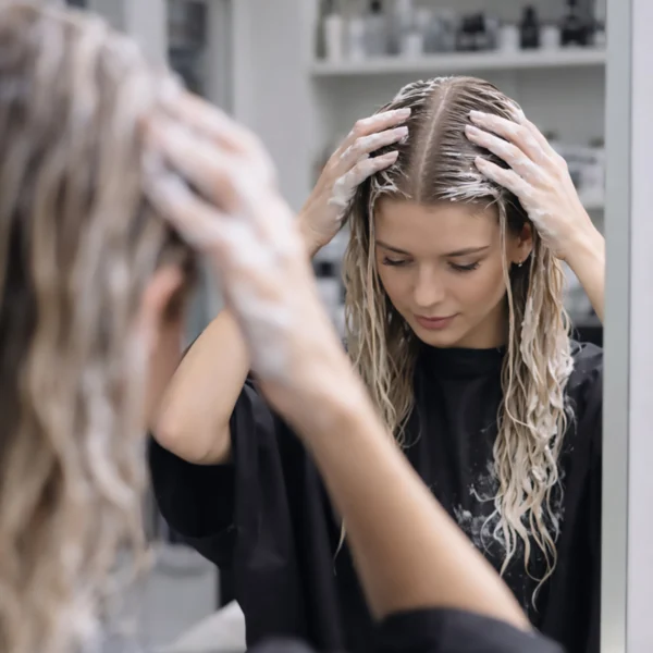 error comun en cabello fino aplicacion excesiva de producto que apelmaza la fibra